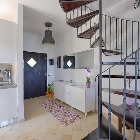 Altair Villa Fox E Sali-monte Agumu